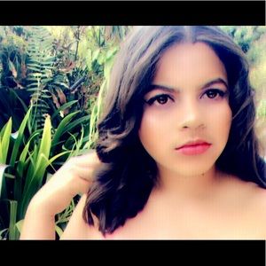 Meet your Posher, Yahairy